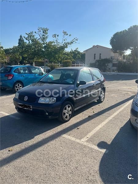 Azul Usado 2003 VW Polo Highline Berlina | 1700 € (Super precio) - Imagen 1/4