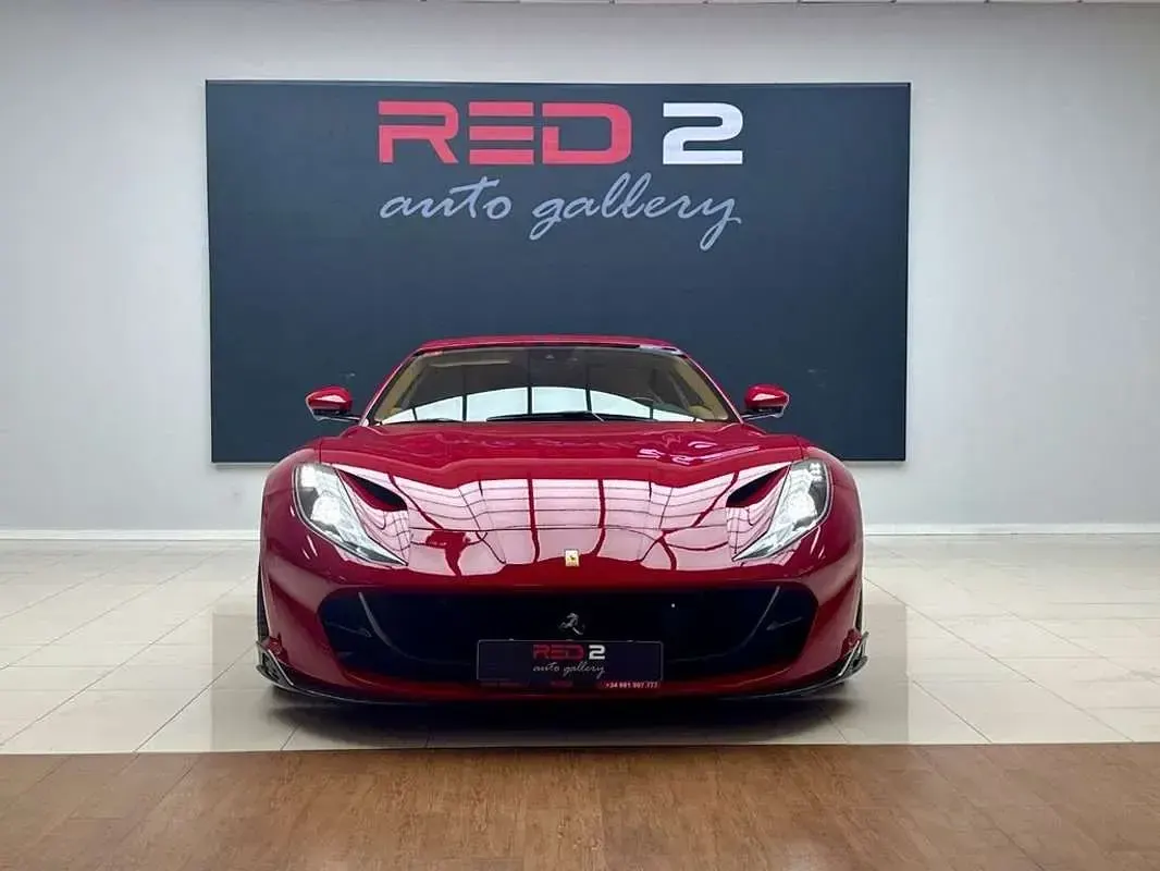 Usado Ferrari 812 799 CV (587 kW) 2019 Rojo Coupe