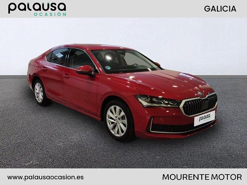Usado Skoda Superb Selection 150 CV (110 kW) 2024 Rojo Berlina