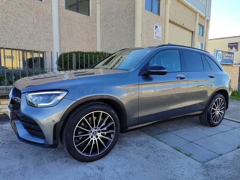 Usado Mercedes GLC220 194 CV (142 kW) 2021 Gris / plata SUV