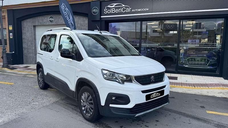 Usado Peugeot Rifter Allure 99 CV (72 kW) 2022 Blanco Monovolumen