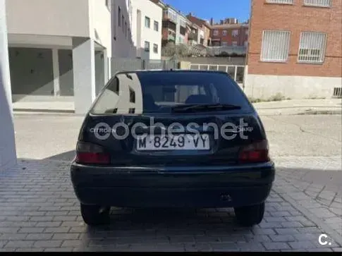 Usado Citroën Saxo 58 CV (42 kW) 1998 Negro Utilitario
