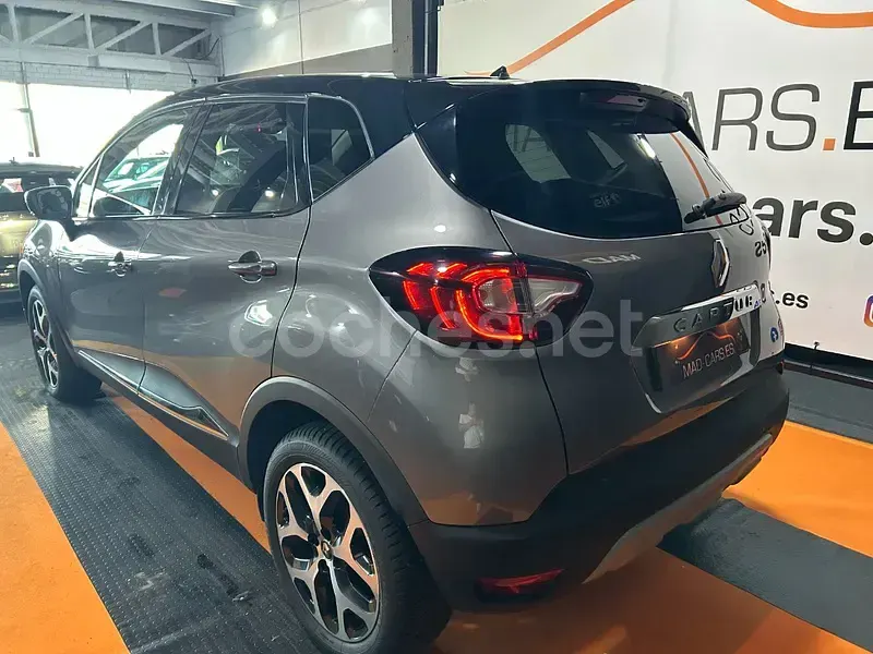 Usado Renault Captur Version S 150 CV (110 kW) 2019 Gris / plata SUV