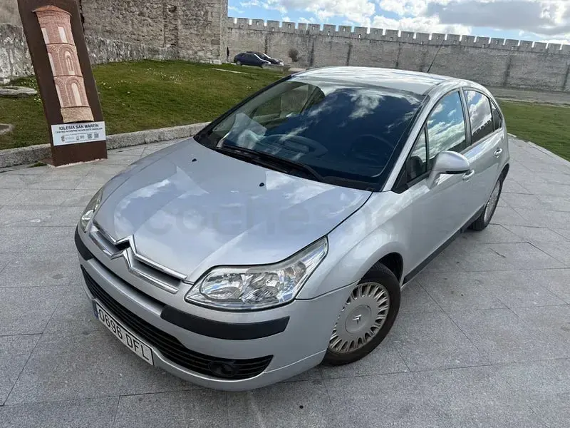 Usado Citroën C4 110 CV (80 kW) 2005 Gris / plata Berlina