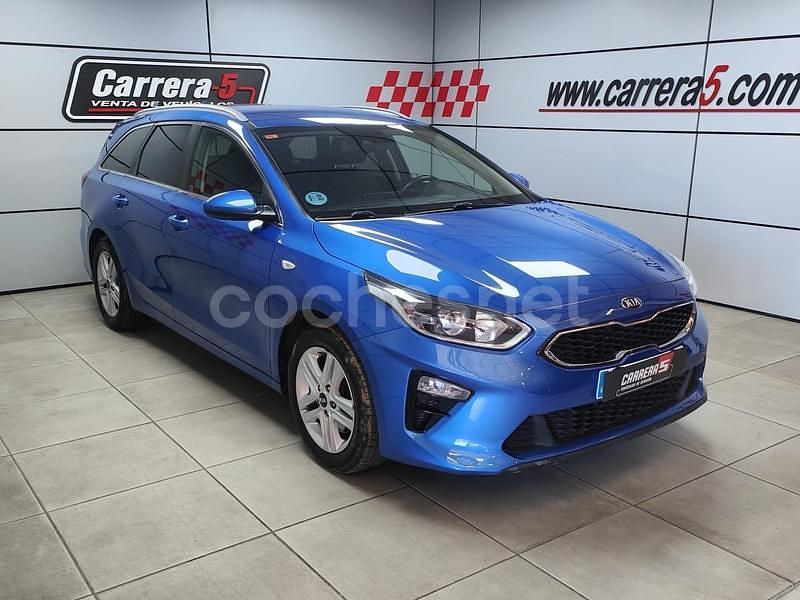 Usado Kia Ceed 140 CV (102 kW) 2019 Azul Utilitario