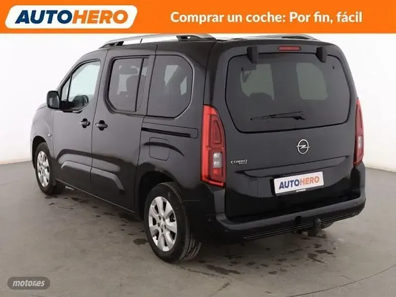 Usado Opel Combo Innovation 130 CV (95 kW) 2019 Negro Monovolumen