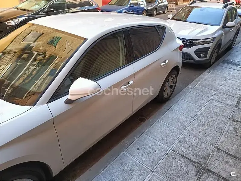 Usado Seat Leon Style 115 CV (84 kW) 2022 Blanco Berlina