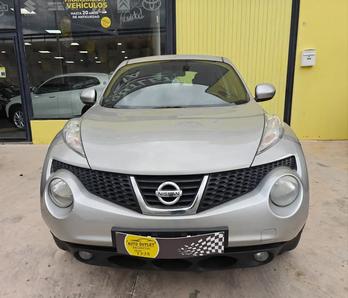 Usado Nissan Juke Acenta 110 CV (80 kW) 2013 Gris SUV