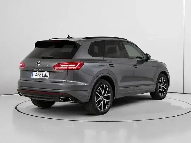 Usado VW Touareg Elegance 286 CV (210 kW) 2022 Gris SUV