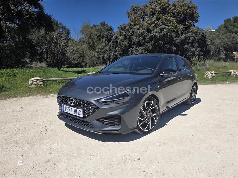 Usado Hyundai i30 N Line 160 CV (117 kW) 2023 Gris / plata Berlina