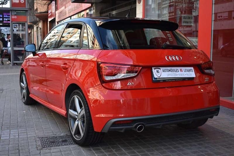 Usado Audi A1 Sportback Design 90 CV (66 kW) 2016 Rojo Utilitario