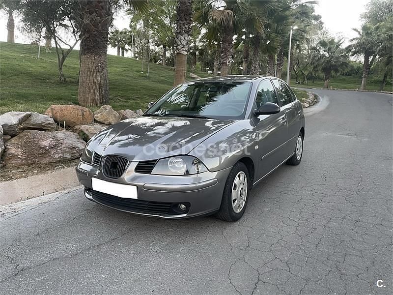 Usado Seat Ibiza Stella 64 CV (47 kW) 2004 Gris / plata Utilitario