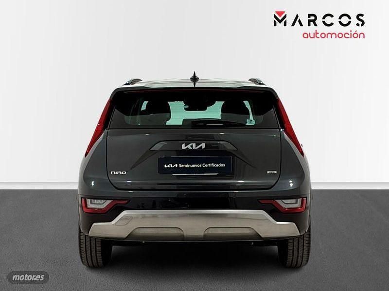 Usado Kia Niro 129 CV (94 kW) 2024 Gris / plata SUV