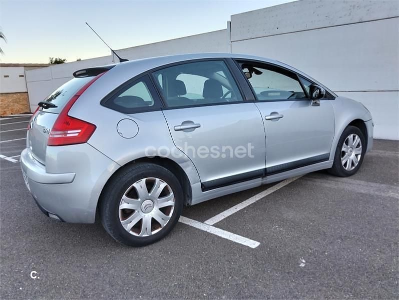 Usado Citroën C4 VTR Sport 92 CV (67 kW) 2009 Gris / plata Berlina
