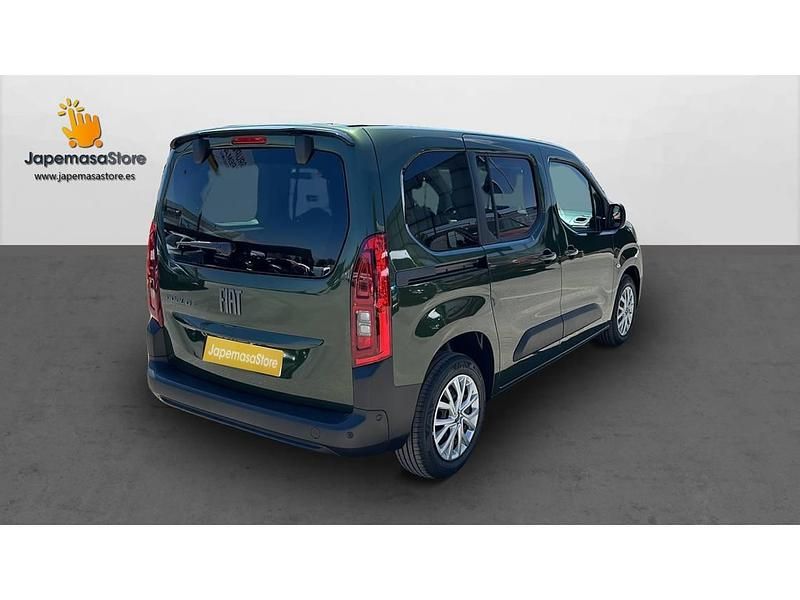 Usado Fiat Doblò 100 CV (73 kW) 2024 Verde Monovolumen