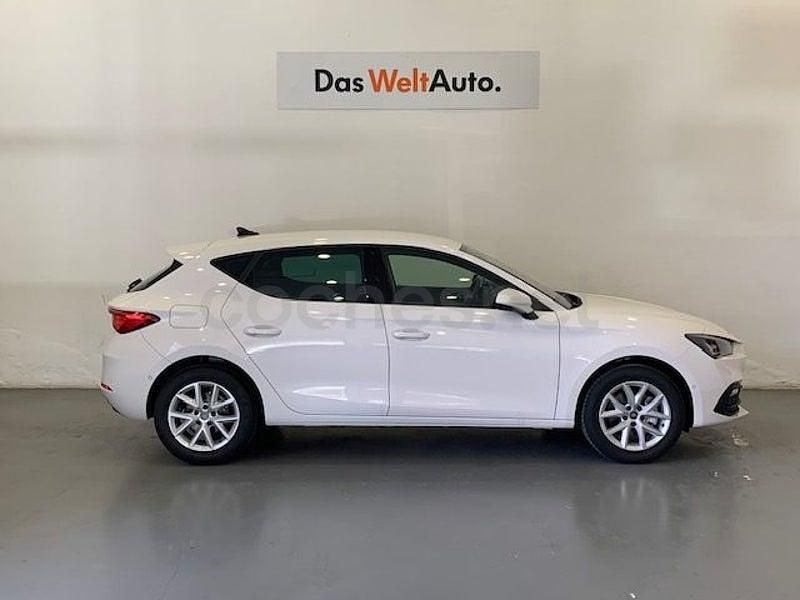 Usado Seat Leon Style 116 CV (85 kW) 2025 Blanco Berlina