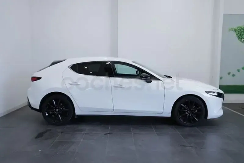 Usado Mazda 3 Homura-Line 122 CV (89 kW) 2023 Blanco Berlina
