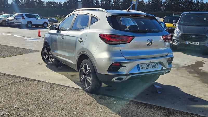 Usado MG ZS Comfort 111 CV (81 kW) 2023 Gris SUV