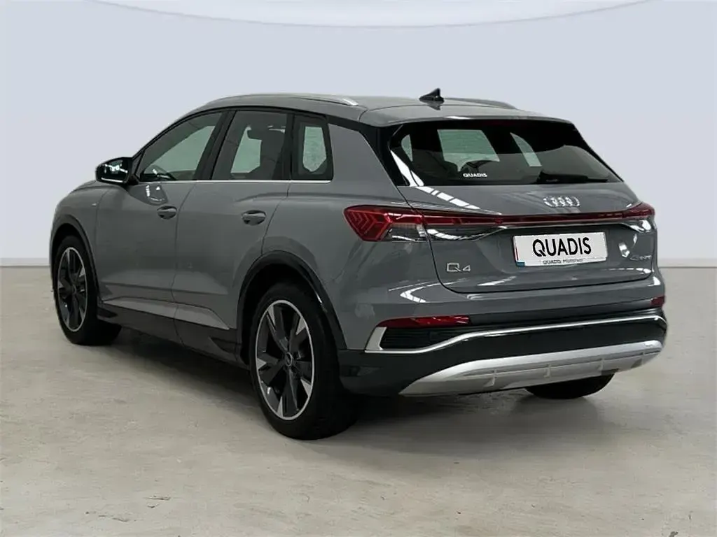 Usado Audi Q4 e-tron S-Line 210 kW (286 CV) 2025 Gris balasto SUV