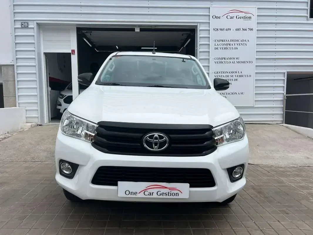 Usado Toyota HiLux 150 CV (110 kW) 2020 Blanco Pickup/Camioneta