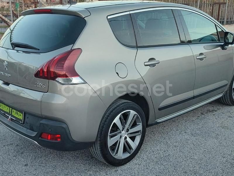 Usado Peugeot 3008 Allure 120 CV (88 kW) 2016 Beige Berlina