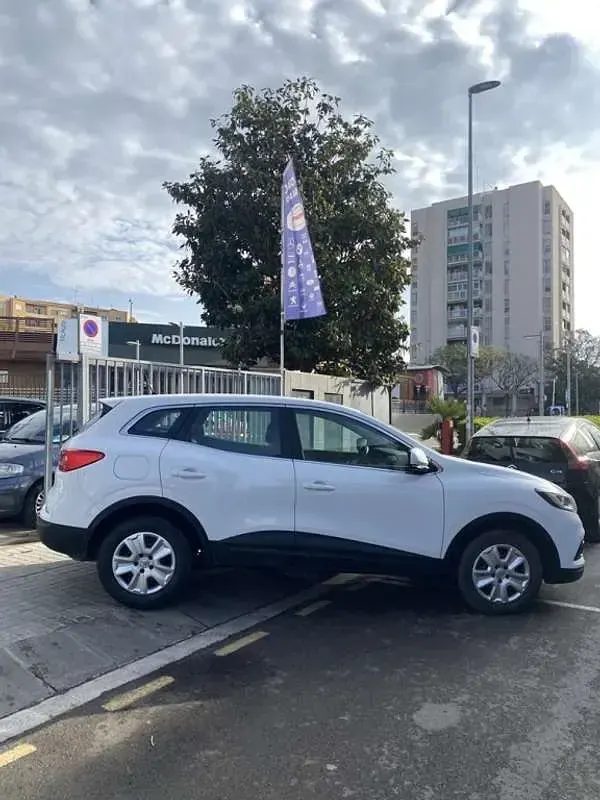 Usado Renault Kadjar Business 116 CV (85 kW) 2021 Blanco SUV