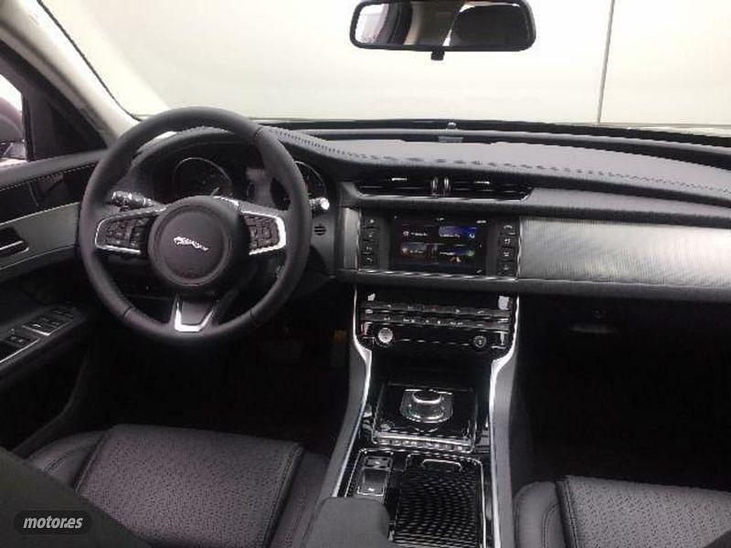 Usado Jaguar XF Prestige 180 CV (132 kW) 2017 Gris Berlina