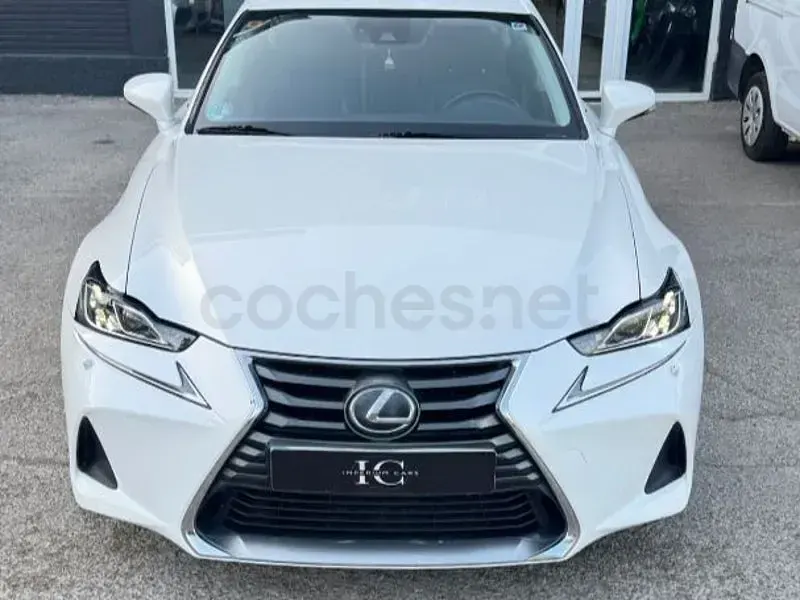 Usado Lexus IS300h Executive Line 223 CV (164 kW) 2017 Blanco Berlina