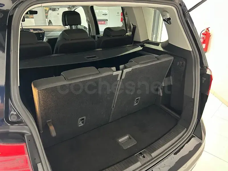 Usado VW Touran Advance 150 CV (110 kW) 2022 Negro Monovolumen