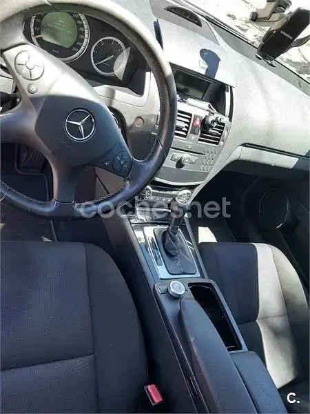 Usado Mercedes C220 Elegance 150 CV (110 kW) 2007 Gris / plata Berlina