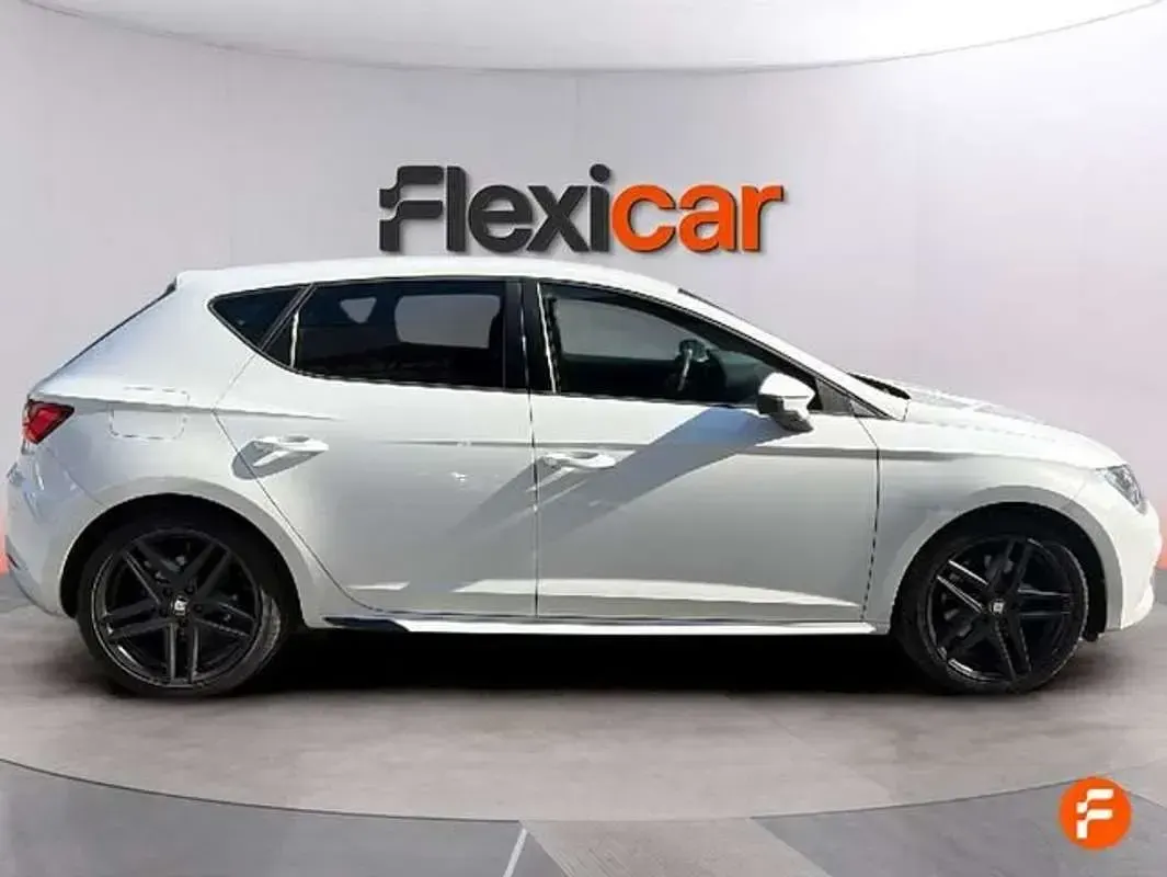Usado Seat Leon FR 150 CV (110 kW) 2020 Blanco Utilitario