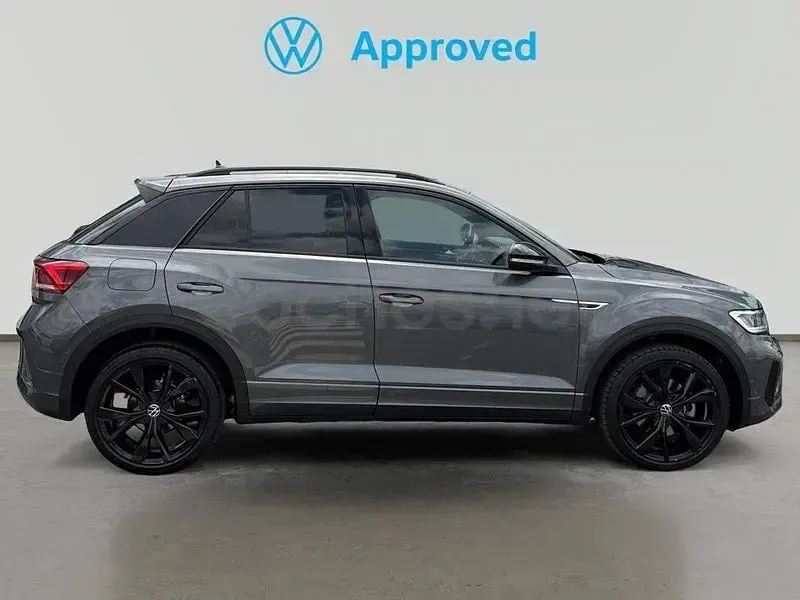Usado VW T-Roc R-line 150 CV (110 kW) 2025 Gris / plata SUV