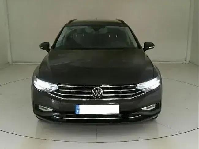 Begagnad VW Passat Executive 150 HK (110 kW) 2021 Grå Kombi