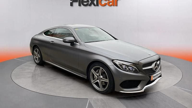 Usado Mercedes C220 170 CV (125 kW) 2018 Gris Coupe