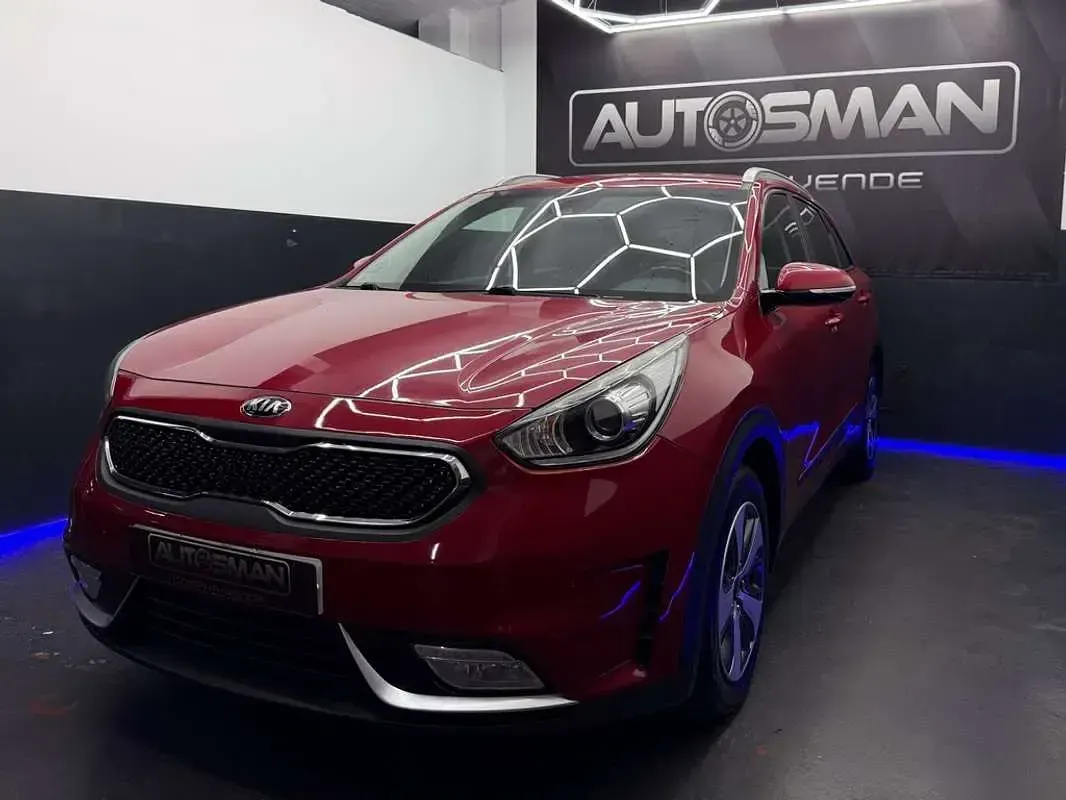 Usado Kia Niro 141 CV (103 kW) 2018 Burdeos SUV