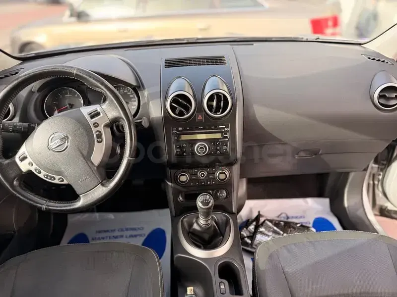 Usado Nissan Qashqai Acenta 110 CV (80 kW) 2010 Gris / plata SUV