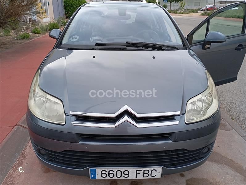 Usado Citroën C4 VTR Sport 92 CV (67 kW) 2006 Gris / plata Berlina