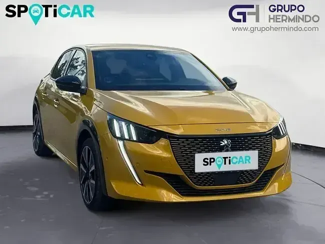 Usado Peugeot e-208 GT 100 kW (136 CV) 2021 Amarillo Utilitario