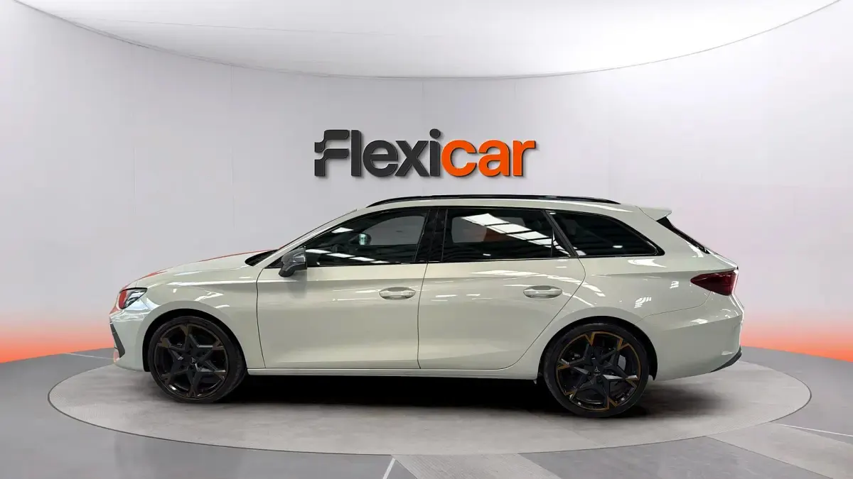 Usado Cupra Leon 150 CV (110 kW) 2025 Negro Familiar