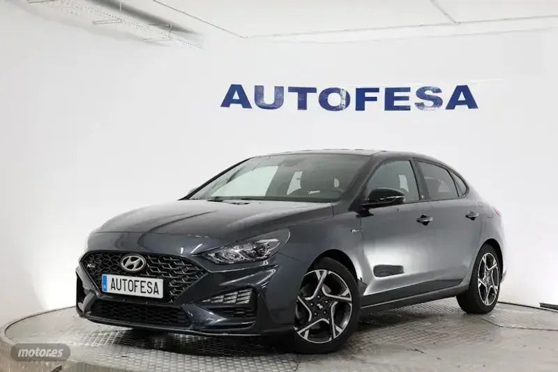 Gris Usado 2023 Hyundai i30 N Line | 20.750 € (Un poco caro) - Imagen 1/4