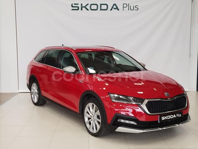 Rojo Usado 2021 Skoda Octavia Scout 4x4 Familiar | 18.900 € (Buen precio) - Imagen 1/4