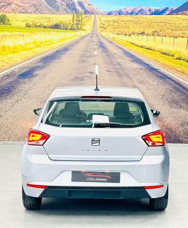 Usado Seat Ibiza Style 95 CV (69 kW) 2021 Plateado Utilitario