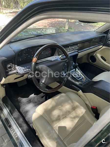 Usado Jaguar XJR S 322 CV (236 kW) 1995 Verde Berlina