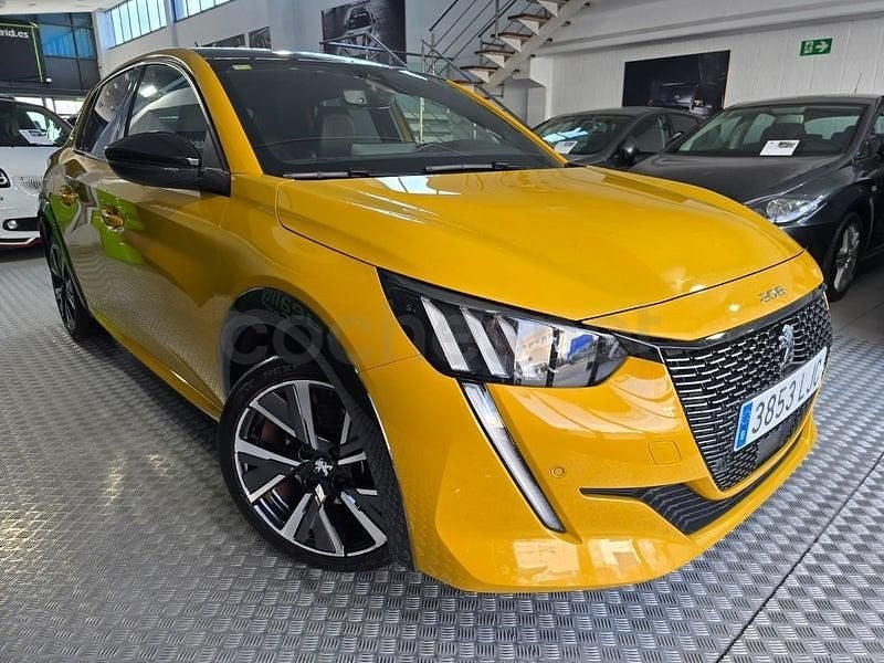 Usado Peugeot 208 GT-line 100 CV (73 kW) 2020 Amarillo Utilitario
