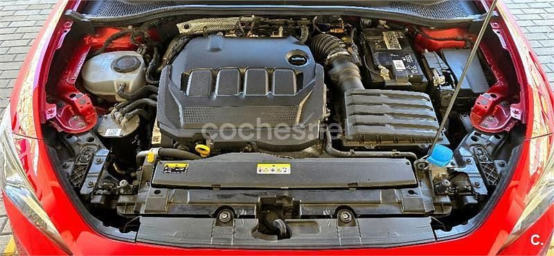 Usado Seat Leon FR 150 CV (110 kW) 2021 Granate Berlina