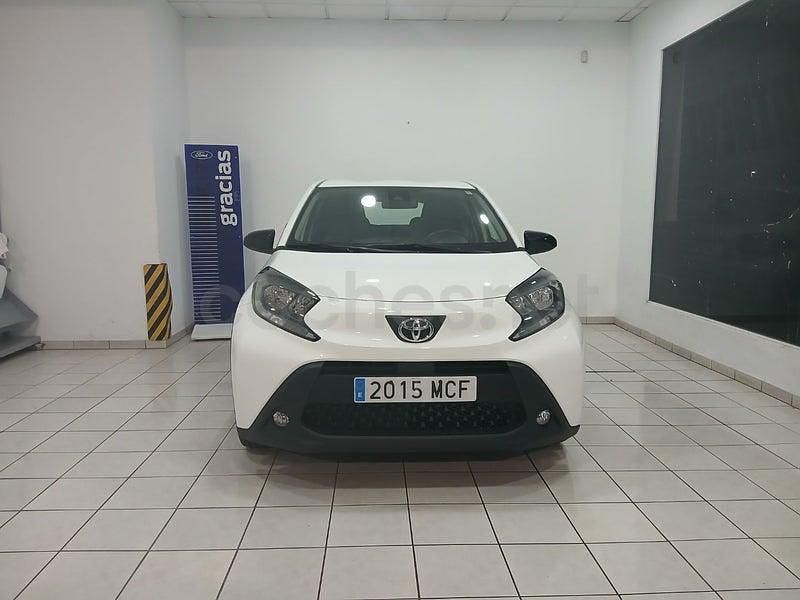 Usado Toyota Aygo X Play 72 CV (52 kW) 2023 Blanco SUV