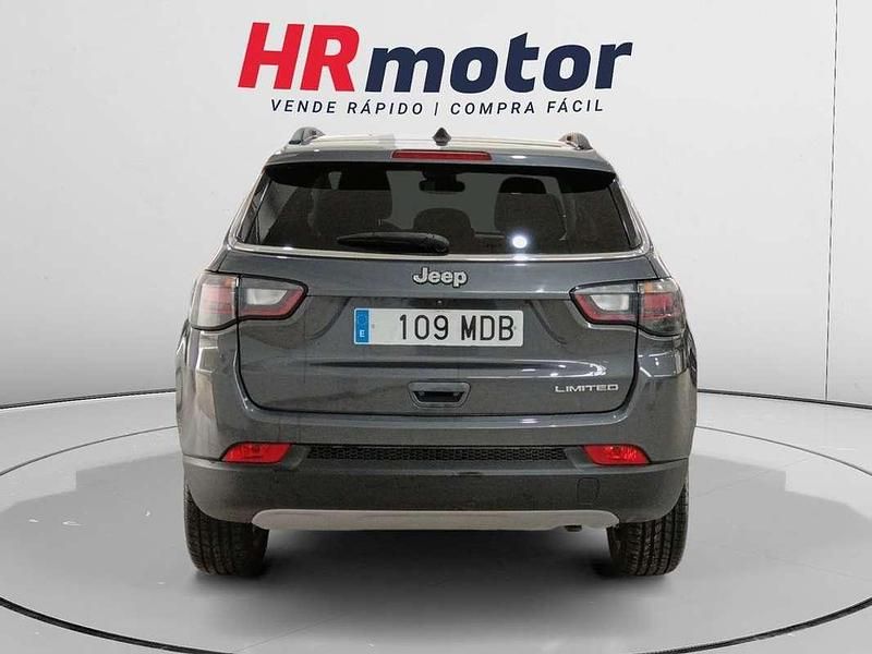 Usado Jeep Compass Limited 132 CV (97 kW) 2022 Gris SUV
