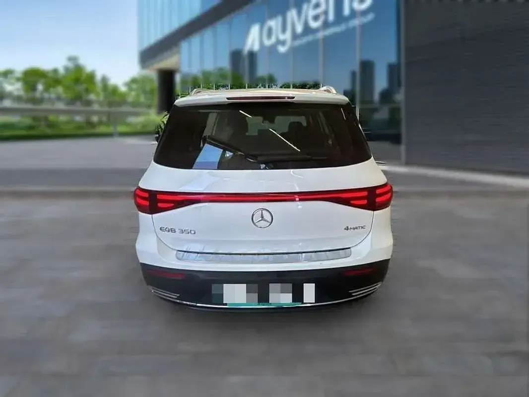 Usado Mercedes EQB300 167 kW (228 CV) 2024 Blanco SUV