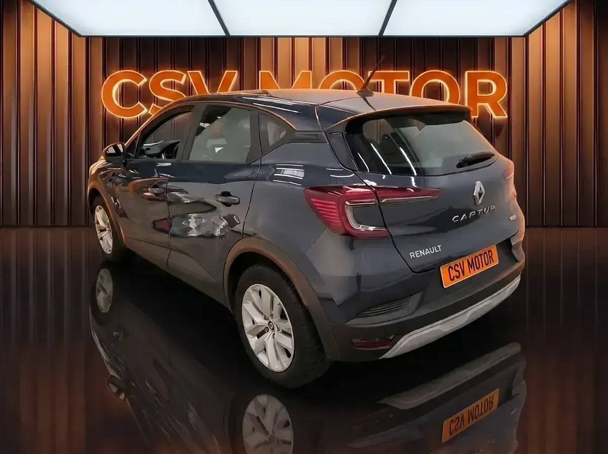 Usado Renault Captur Engineered 145 CV (106 kW) 2022 Azul SUV