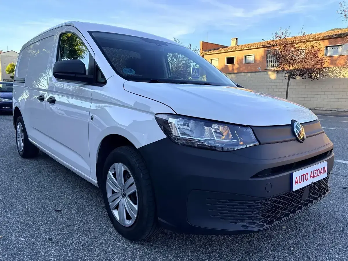 Usado VW Caddy 102 CV (75 kW) 2023 Blanco Monovolumen